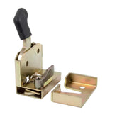 serratura della porta a sinistra